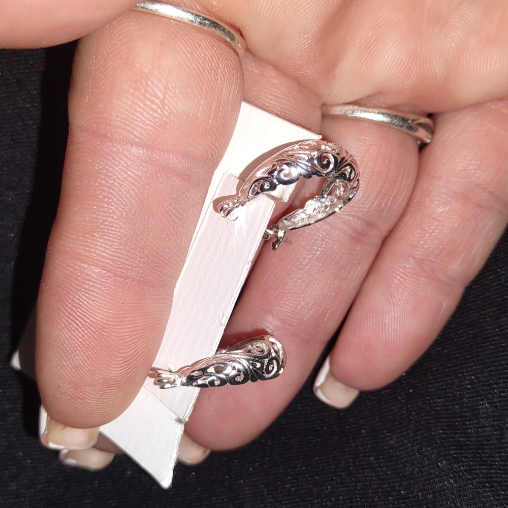 Sterling silver hoop earrings - Picture 3 of 4